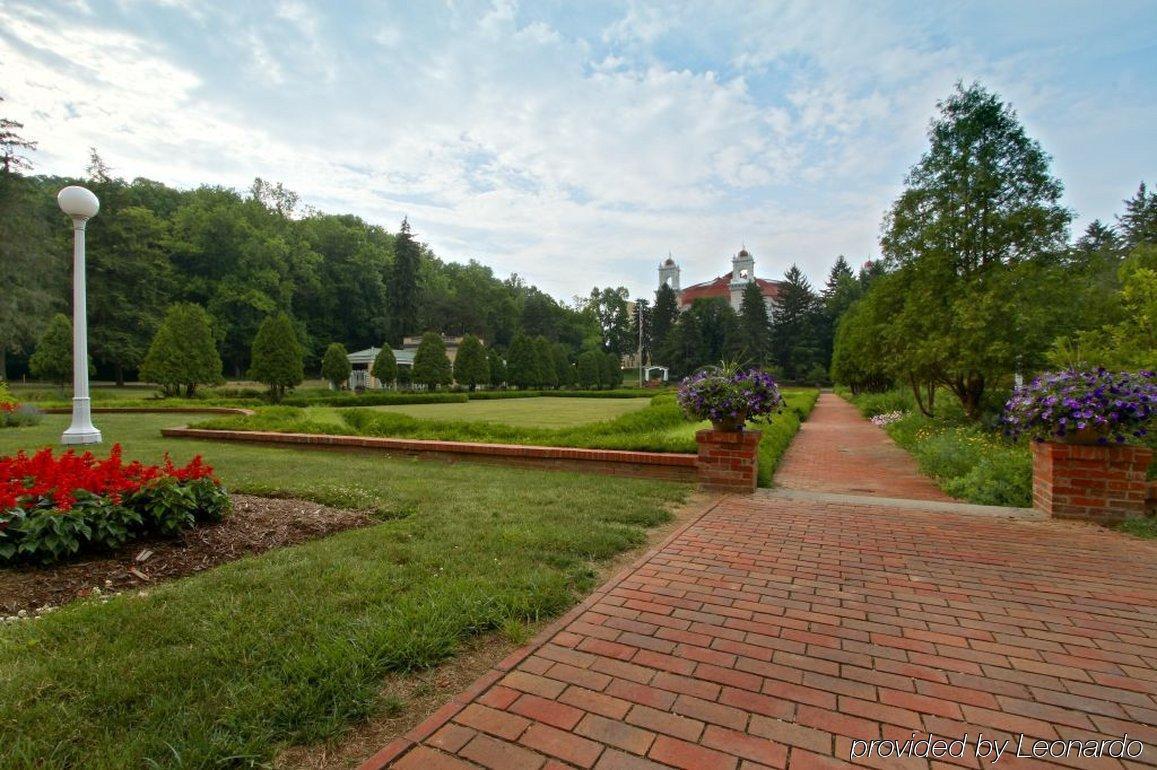 West Baden Springs Hotel フレンチ・リック エクステリア 写真