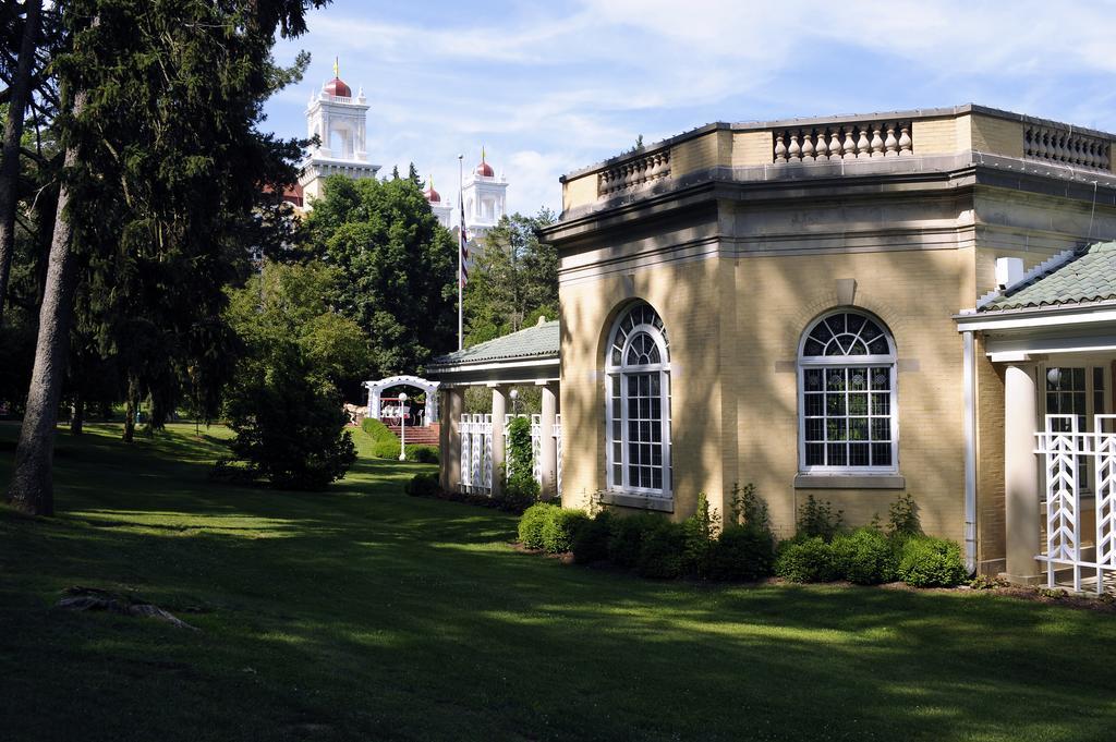 West Baden Springs Hotel フレンチ・リック エクステリア 写真