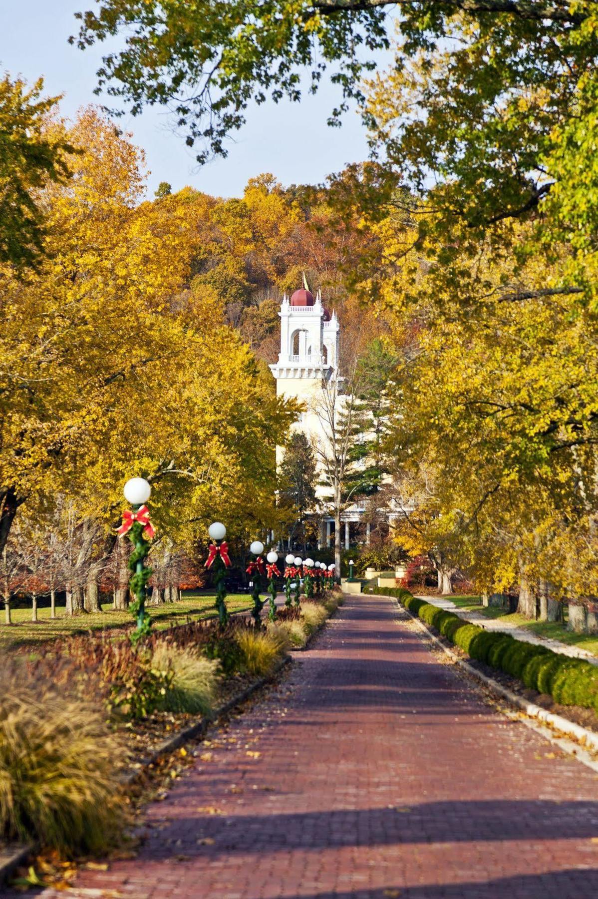 West Baden Springs Hotel フレンチ・リック エクステリア 写真